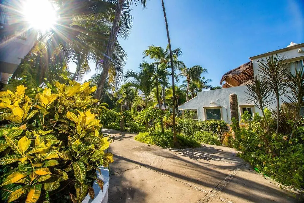 Caribbean Sea Front 2 Bedroom 2 Ba - Ground Floor- Large Pool -Seaweed-Free Beach Akumal Apartamento